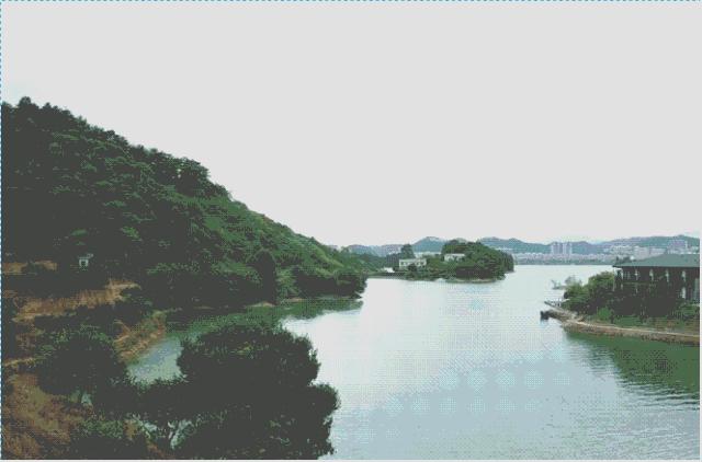 一位大叔改造农村自建房,40多岁大叔改造海景房