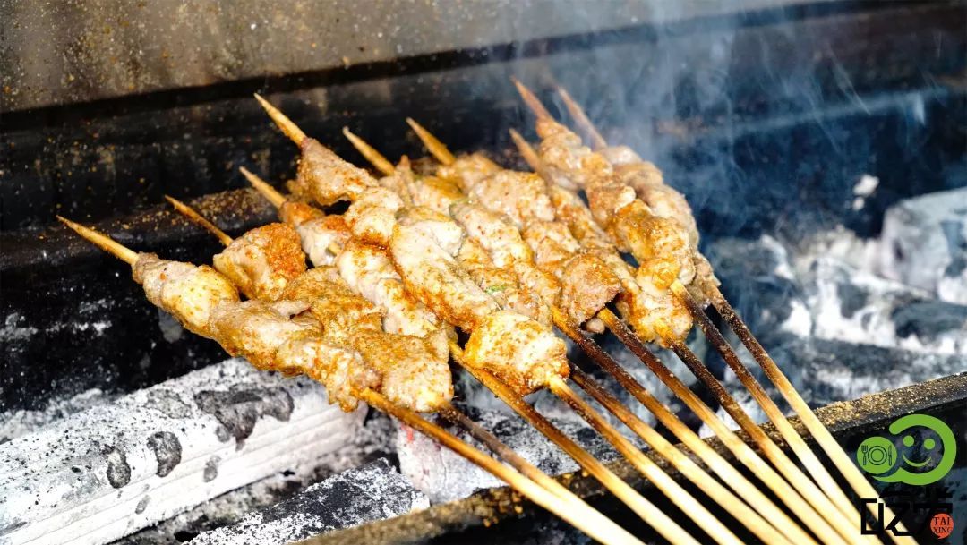 烧烤来了！地道*疆新**味藏在这里！全羊席、川菜包圆！