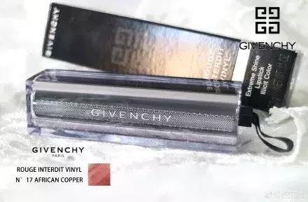 当男朋友和口红同时掉进水里,口红掉进水里了有用吗