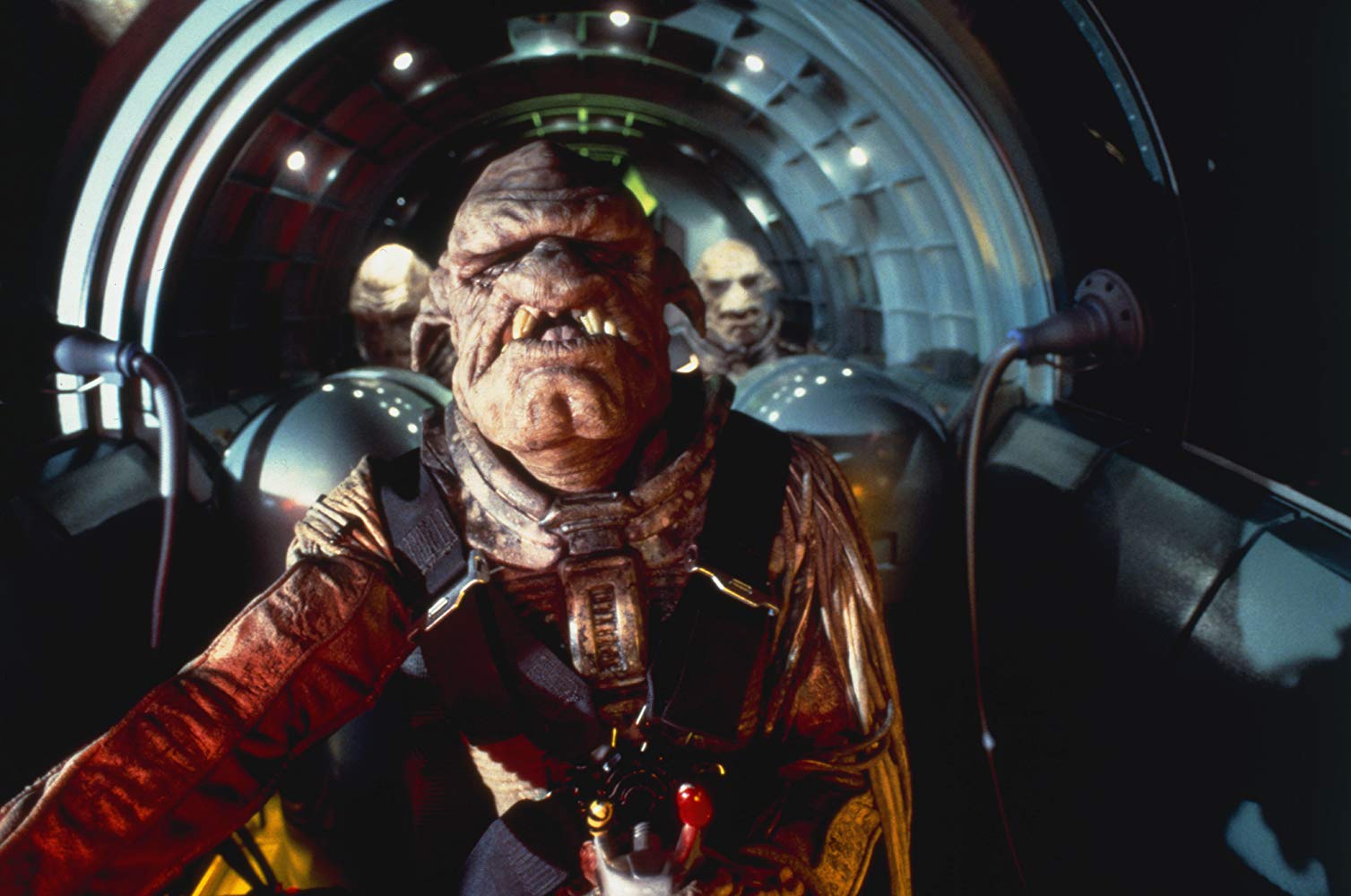 电影第五元素解说,电影第五元素的精彩瞬间