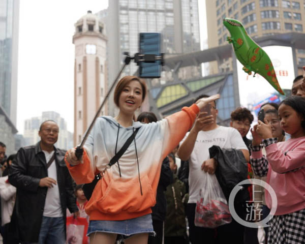 冯提莫万州形象大使,武汉斗鱼冯提莫