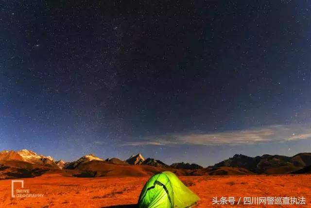 驴友非法穿越被困3天，烧内衣裤求救！理塘百余警民40多个小时冒雪搜救助其脱险……