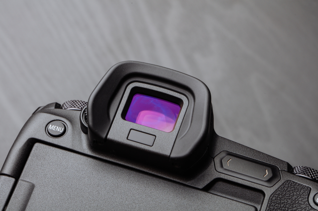 佳能专微电池续航好吗,佳能高感升级