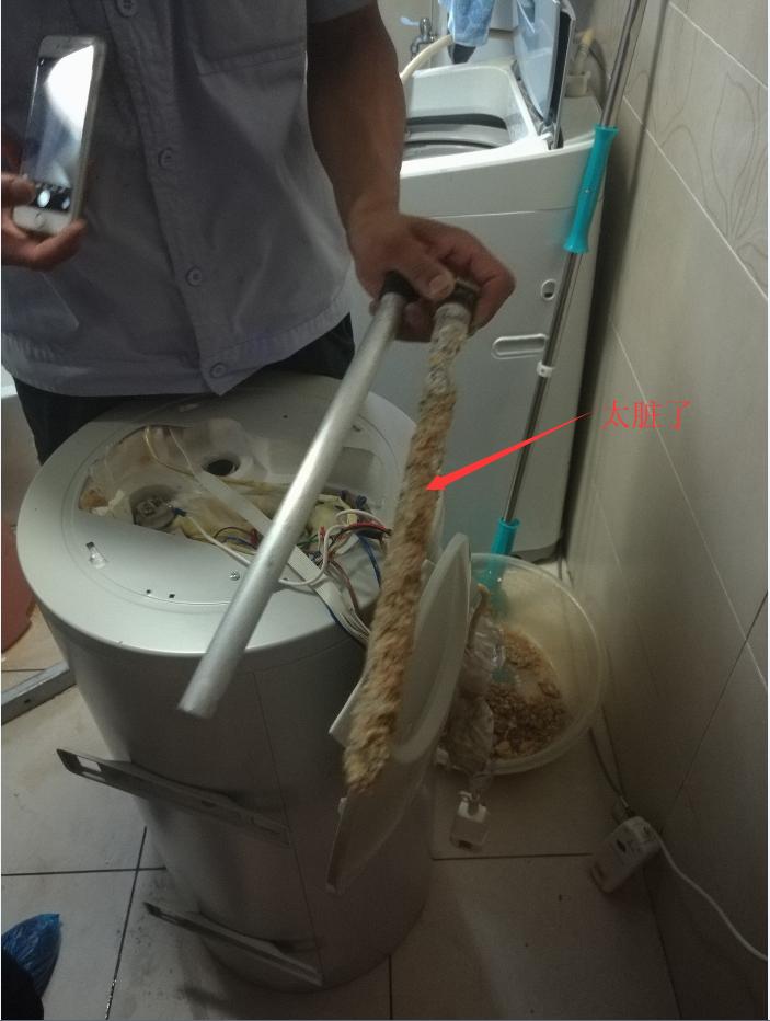 热水器内胆漏水还能用吗危险吗,热水器内胆漏水可以焊接吗