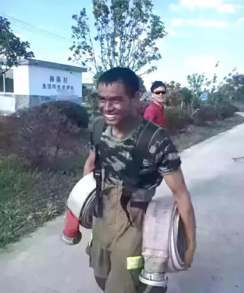 再见武警消防,再见消防兵完整版