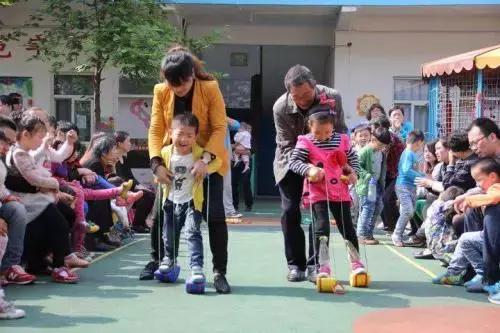 幼儿园户外走迷宫游戏观察记录,幼儿园大班户外放鞭炮游戏玩法