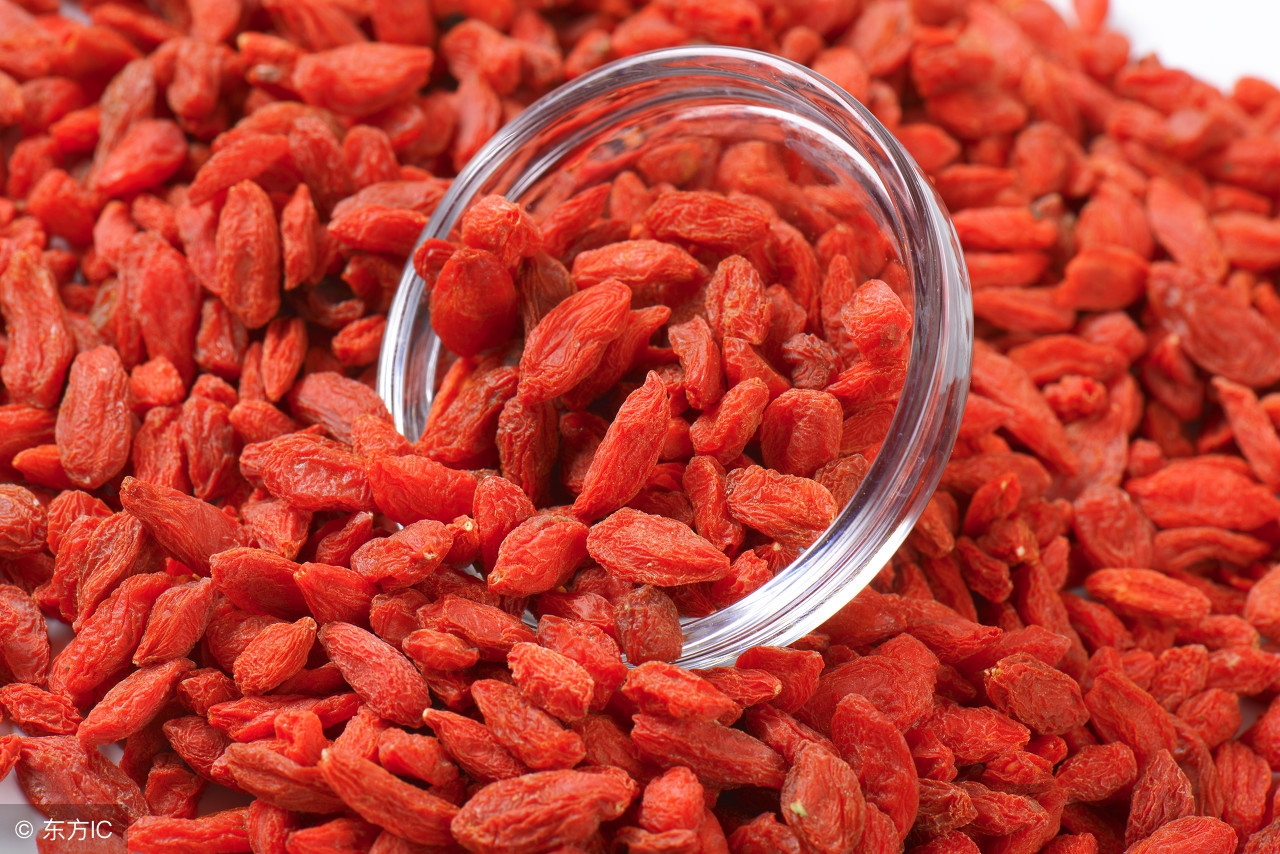 枸杞怎么泡酒才能好喝,枸杞泡酒的比例和制作方法