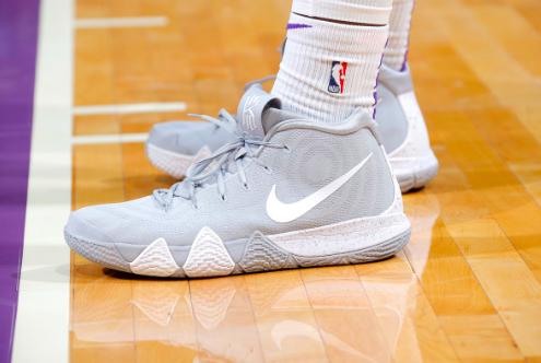 今日球场战靴鉴赏：奥迪的拉链鞋