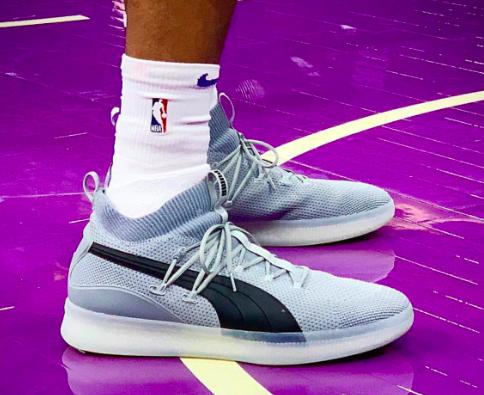 今日球场战靴鉴赏：奥迪的拉链鞋