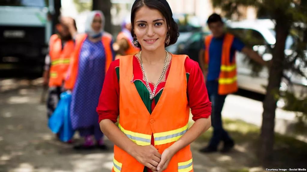 她搜集500个女神，组成世界美女地图，其中没有一张是网红脸