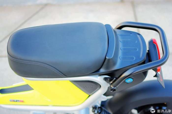 这才是真正的电动自行车,小牛评测特斯拉