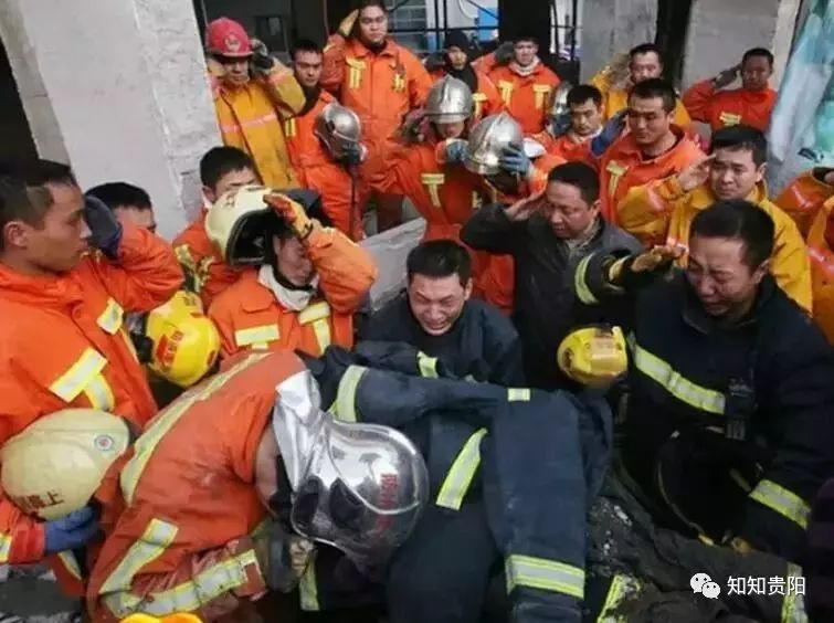 崭新的中国消防员,我们是新时代的消防员