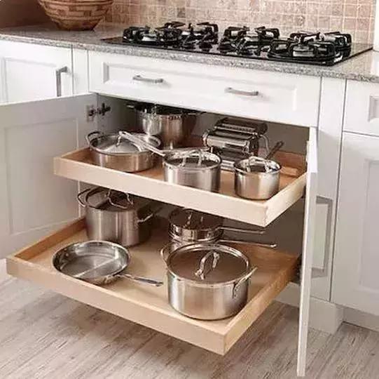 给大家推荐一款橱柜设计,自带高级感的橱柜这样设计