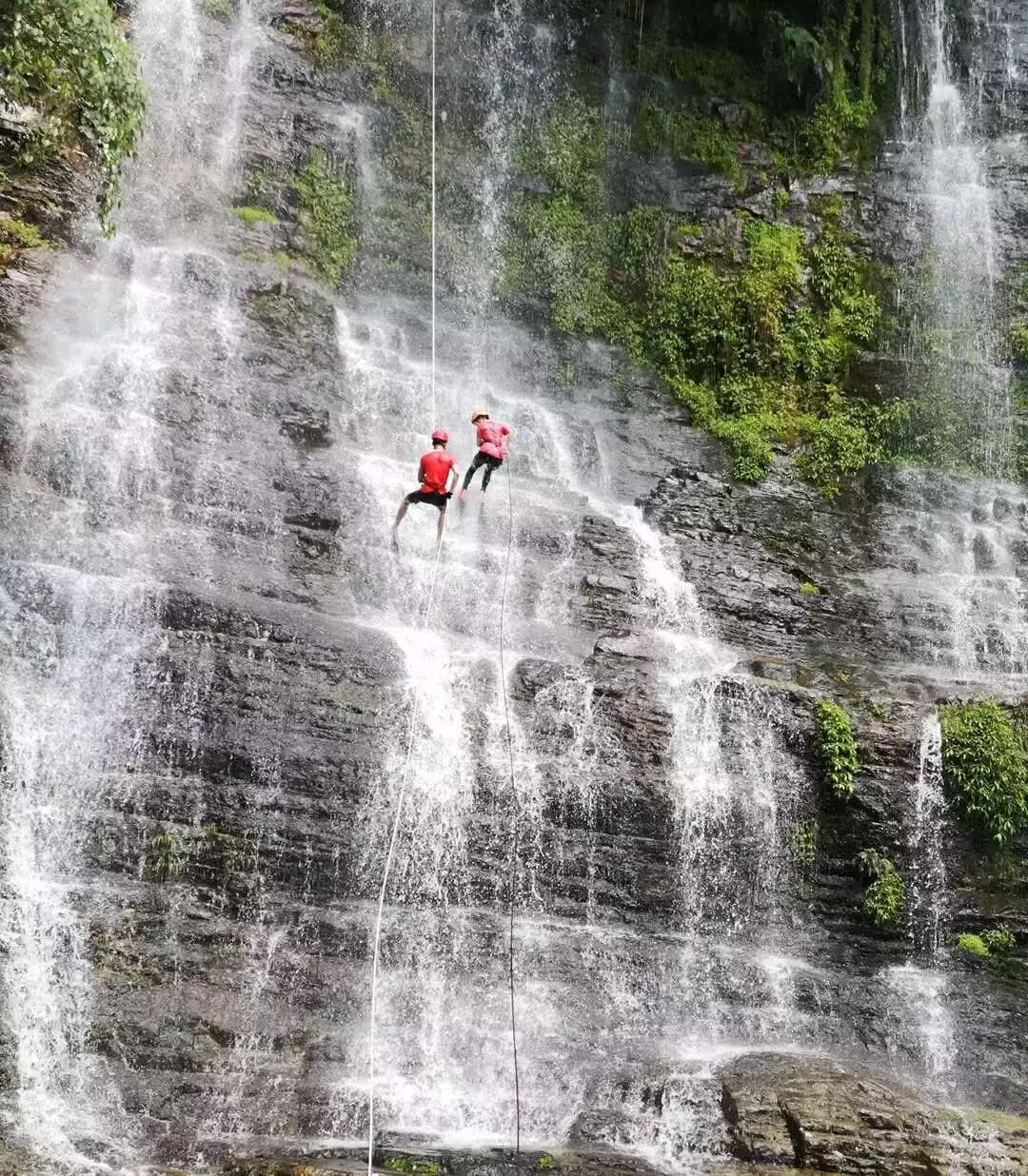 他在桂林复刻出《色戒》同款院子，还引来了《芳华》作者严歌苓