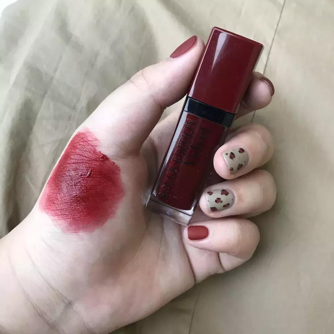 编辑部种草｜热门断货口红，时髦百搭单鞋，100块我们买了这些！