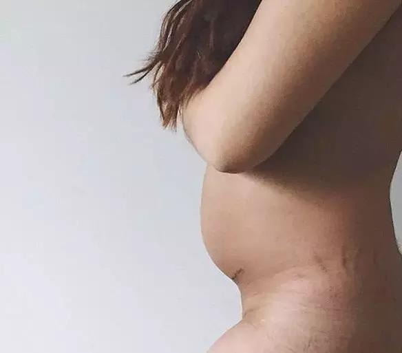 47岁女明星晒孕照,女明星怀孕拍摄花絮