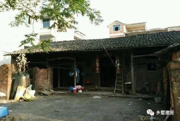 农村小伙打工25年发200万建房子,农村小伙200平米自建房