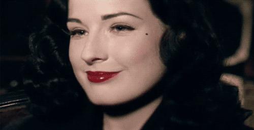 气质气场兼具的章子怡最喜欢用的口红色号！