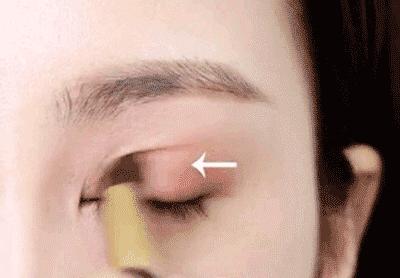 画眼妆时是该先画眼线还是涂眼影,素颜妆眼影部分怎么画眼线