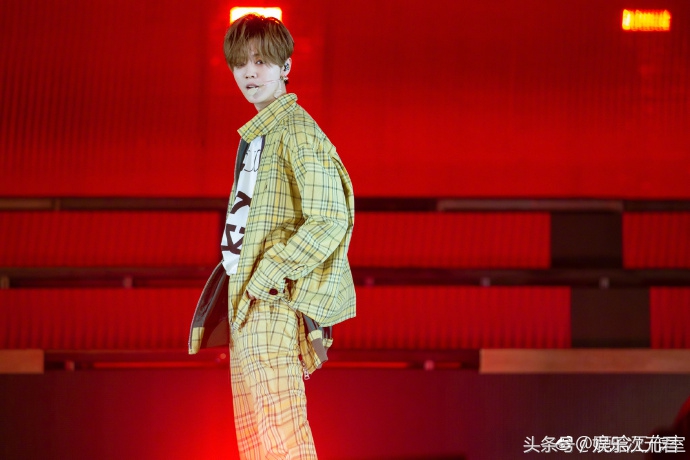 鹿晗关晓彤公布恋情意味着什么,鹿晗关晓彤公开恋情后的照片