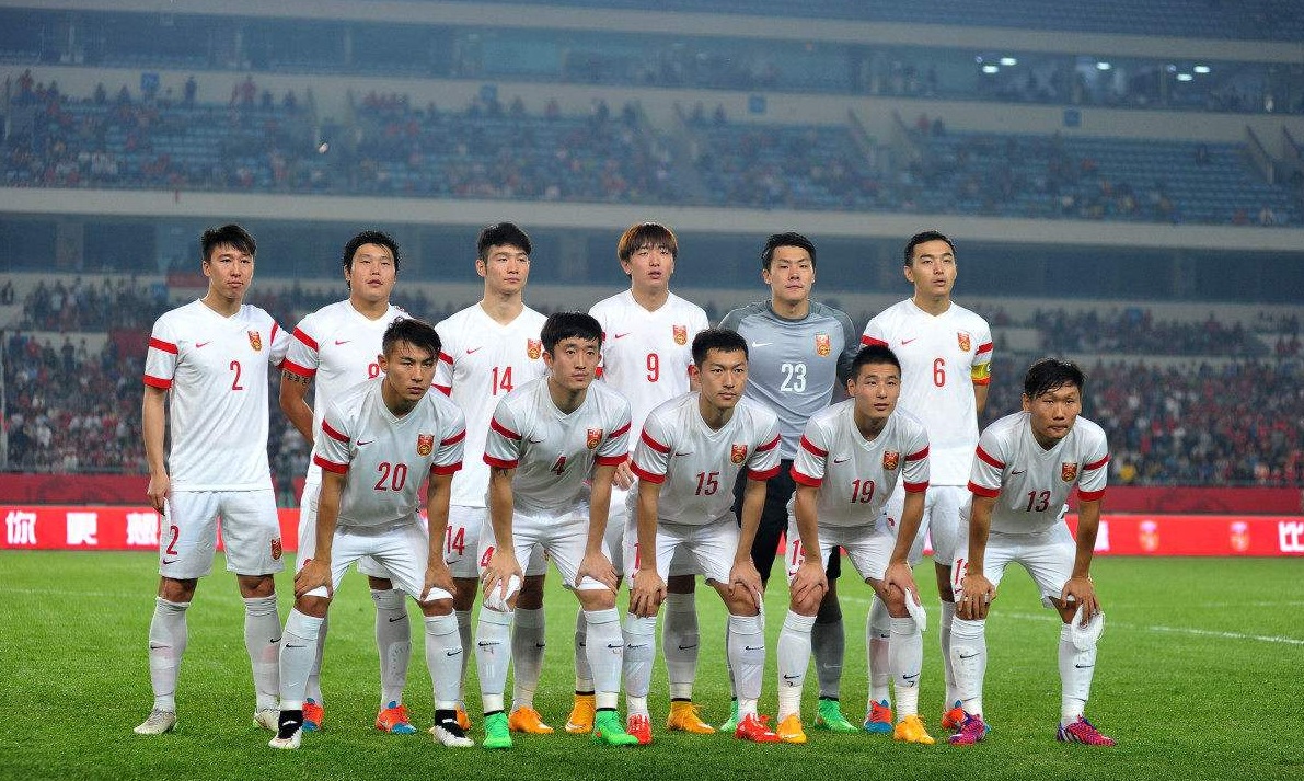 足球11人场地标准尺寸,足球11人制比赛规则详细