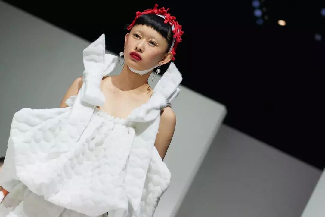 上海时装周看见最美摩登中国风,上海时装周看秀