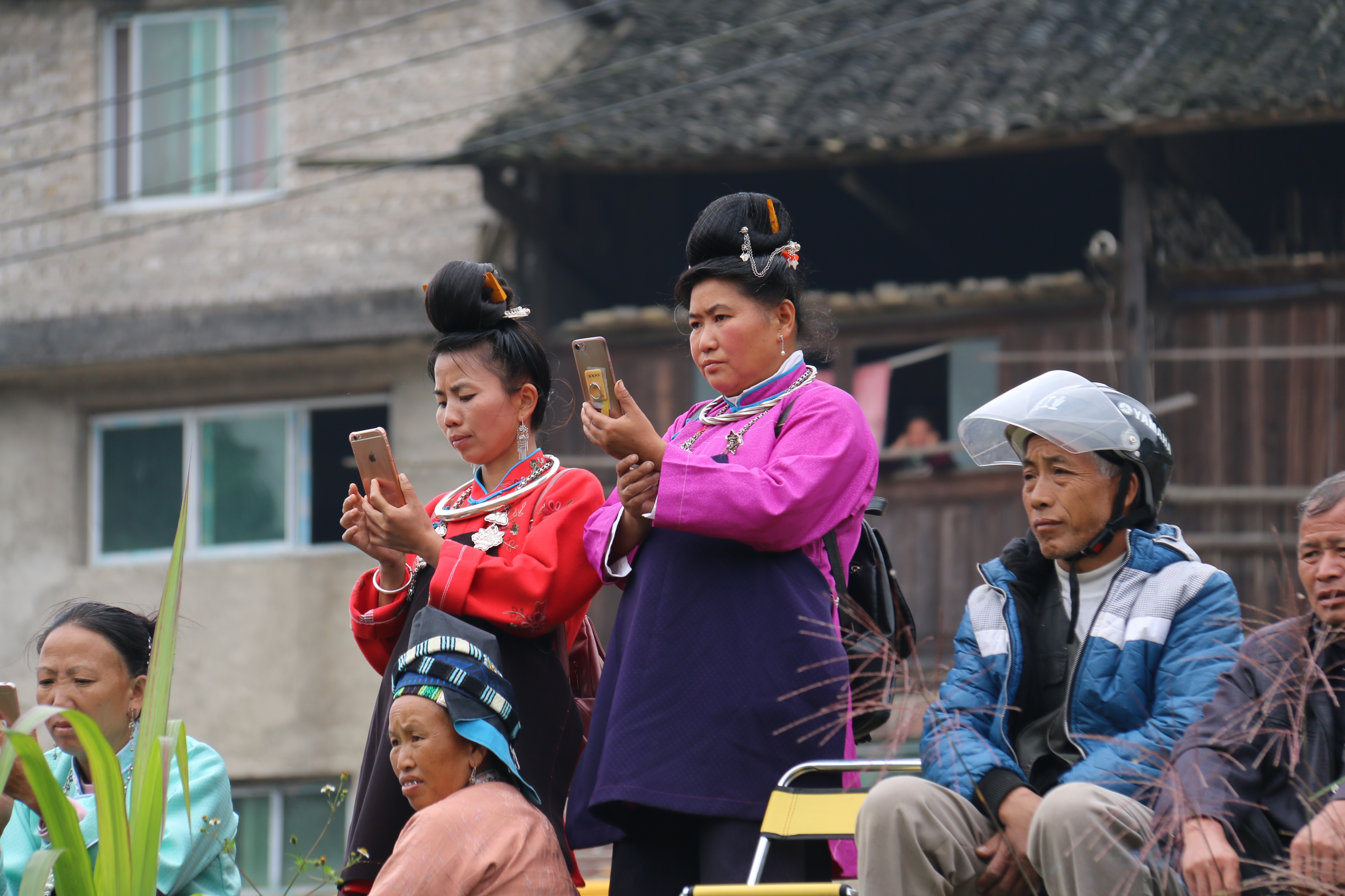 前呼后拥！777号“霸王龙”不负众望笑傲丹寨高排