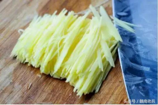 切土豆丝前细后粗,教你一招切土豆丝切得又细又快
