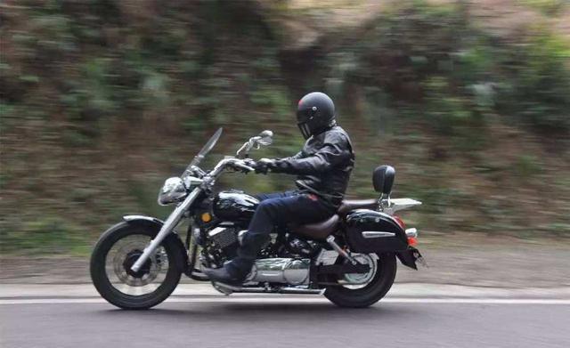 力帆集团最新款太子摩托车上市，性能可靠，并且还是250排量的！