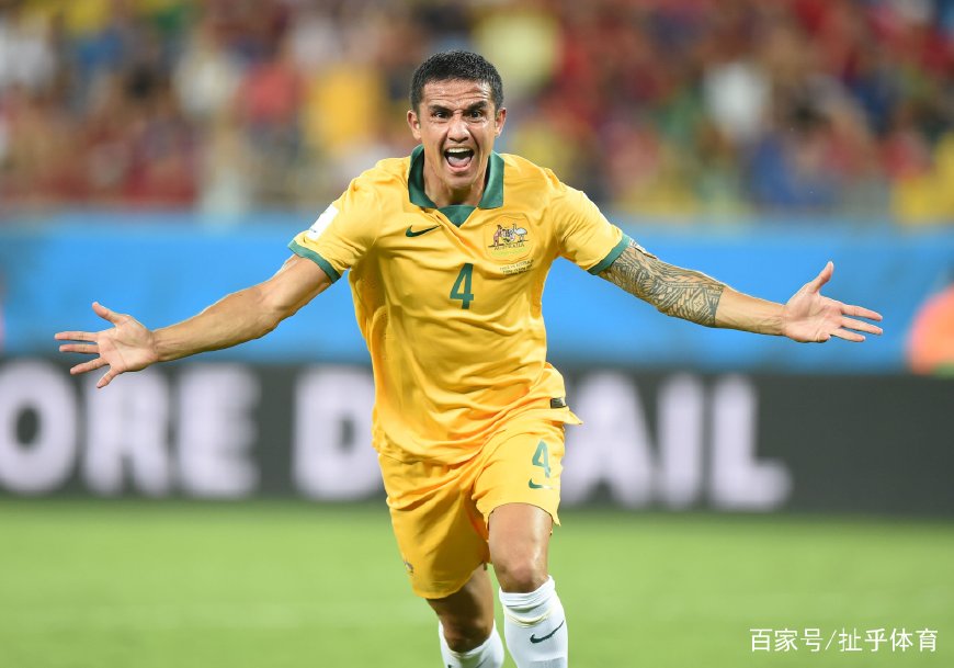 球迷为国足该挨训还是军训争执不下这位中超老将却早已看穿一切