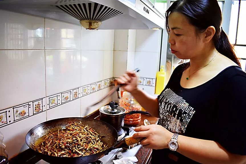 正宗紫苏腊鱼的做法,香辣紫苏腊鱼块的做法