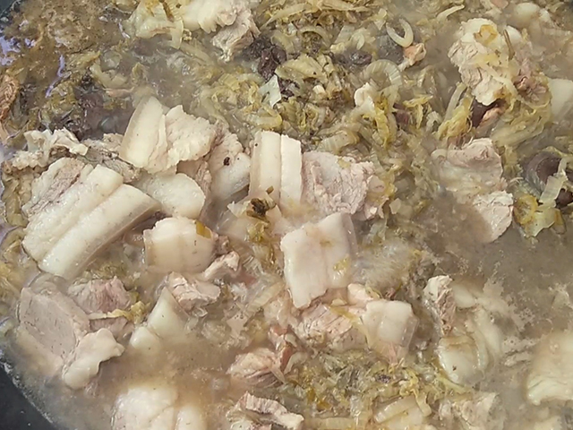 正宗东北农家杀猪菜,农村大锅炖杀猪菜正宗做法