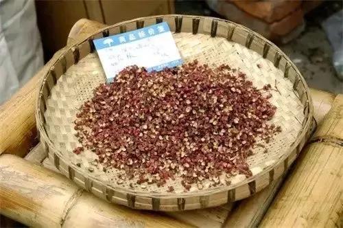 鸭脖这样吃才过瘾又香又辣又入味,鲜香麻辣的鸭脖鸭头怎么做