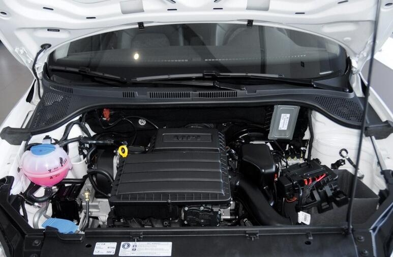 5万多17年的合资车,5万左右二手车大众17款桑塔纳