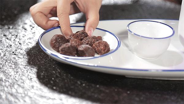 成都凌晨2点还在排队的贰麻酒馆，终于带着大熊猫来南昌了！