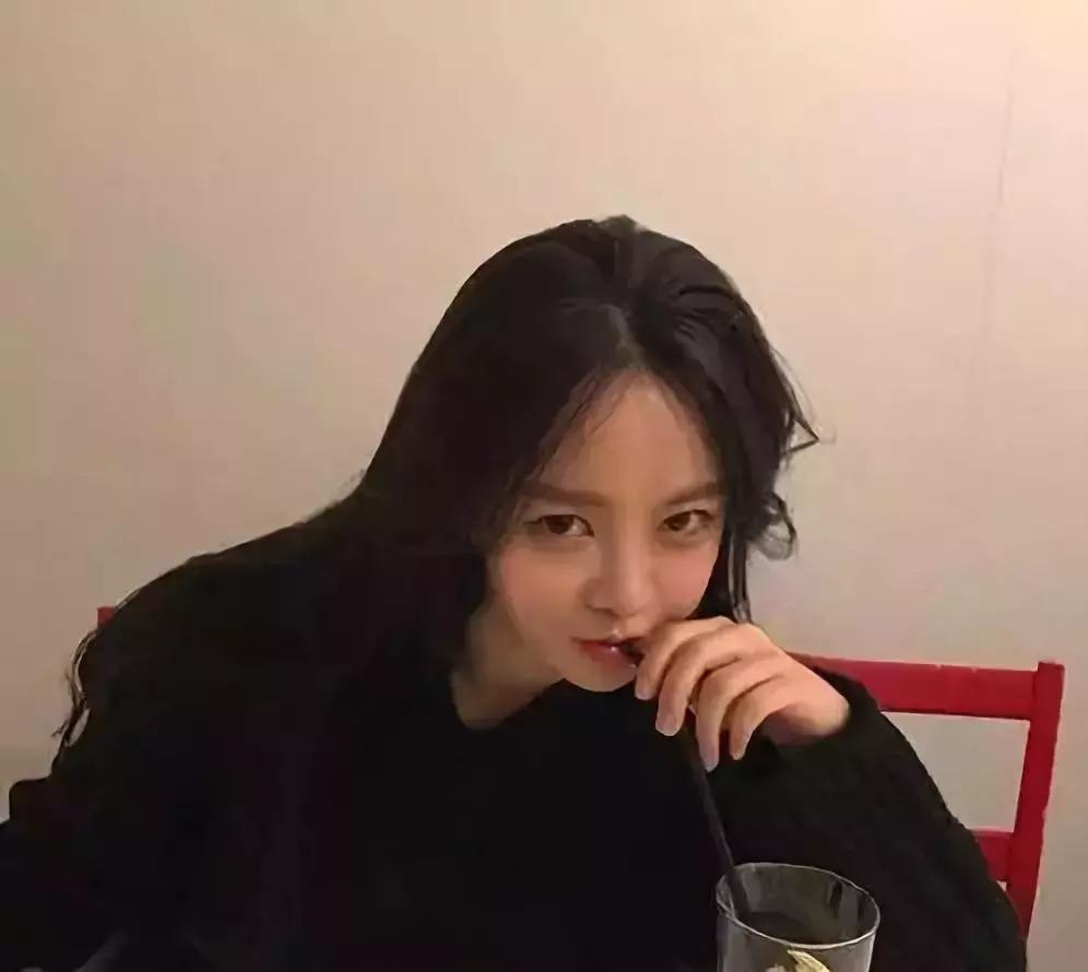 淑女风格的女生头发怎么梳,梳简单又减龄的发型