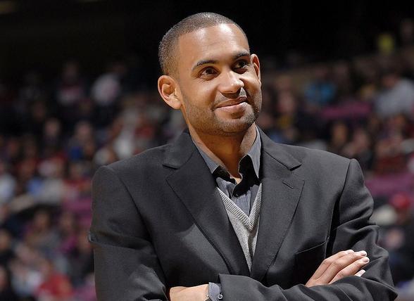 爷爷打足球,爷爷打篮球乒乓球羽毛球