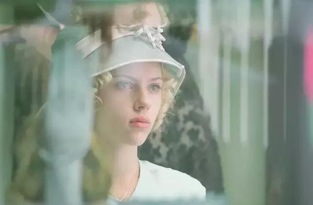 性感女神也被碾压，只因对手是她？！