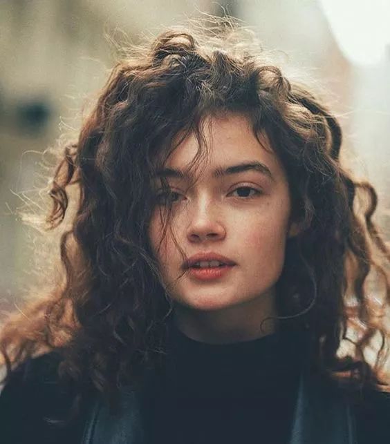 就算抢到了脱销的黑科技卷发棒又怎样？也拯救不了你的一头糟发！