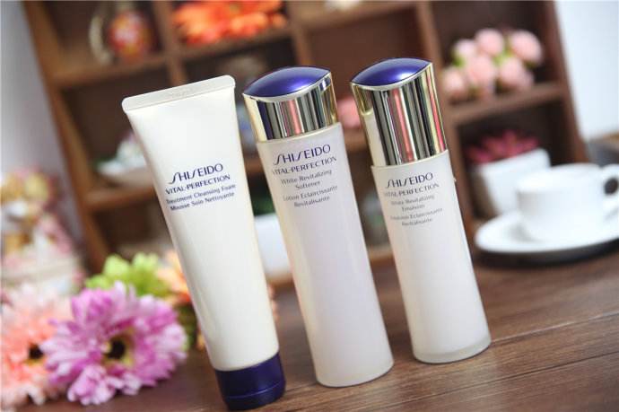 护肤产品成分解析与选购建议,各大品牌护肤产品的成分