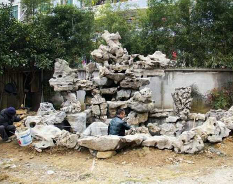 家里小假山怎么制作,如何自己在院子里做个小假山