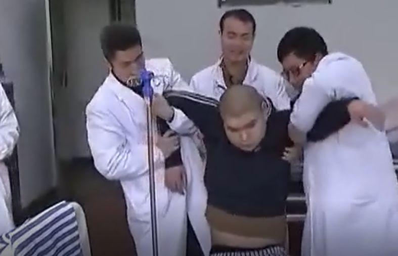 男子心里压抑,男子情绪崩溃在医院