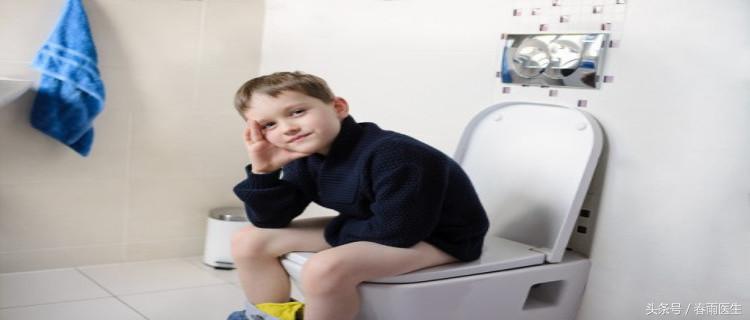 便便呈深褐色的原因,便便黑色青绿色的是什么原因