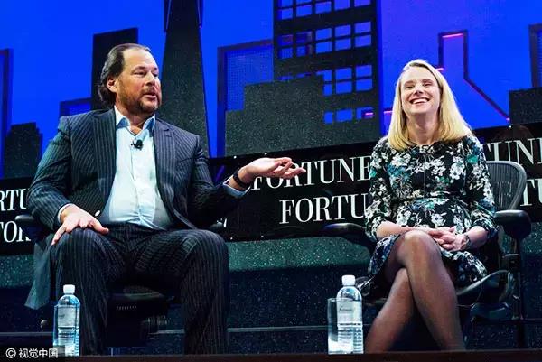 这样穿保准让你天天时髦不重样,女人30学会这么穿时髦感翻倍