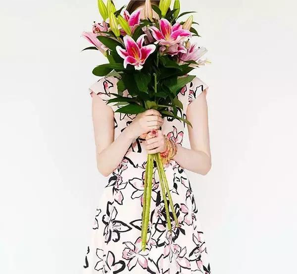 这样穿保准让你天天时髦不重样,女人30学会这么穿时髦感翻倍