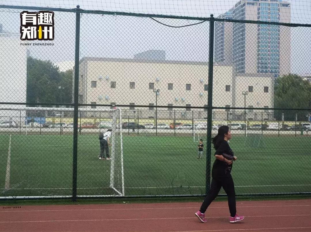 再也聚不齐那些老友,致曾在郑州市体育场踢球的少年们