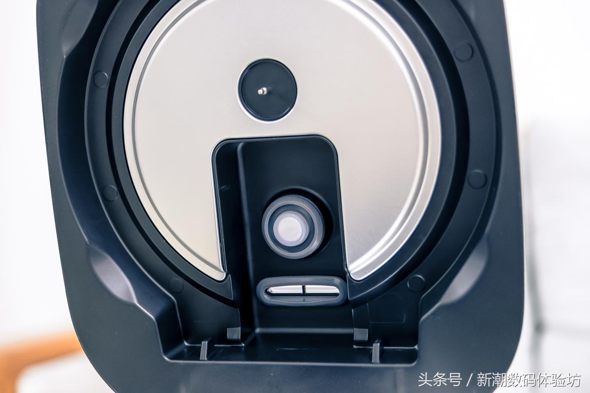 美的电饭煲与一般电饭锅区别,你见过可以把饭倒出来的电饭煲吗