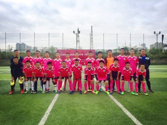 成都梦之队小学免费课程,小学足球梦之队