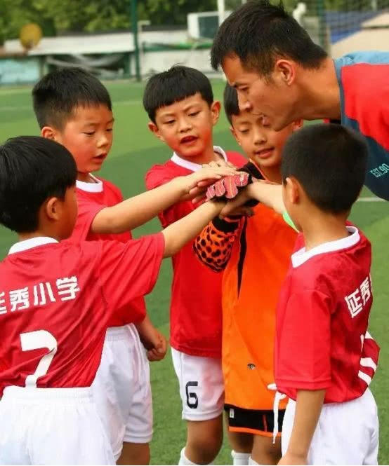 成都梦之队小学免费课程,小学足球梦之队