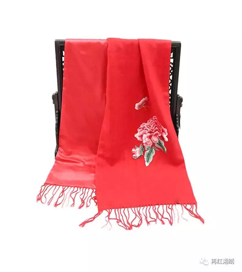 冬天送围巾和哪些东西,送围巾用什么礼品比较好